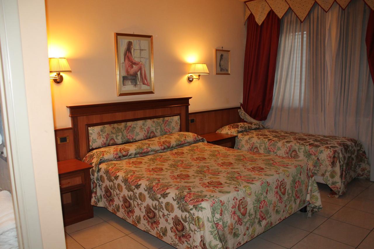 Hotel Malaga Avellino Kültér fotó