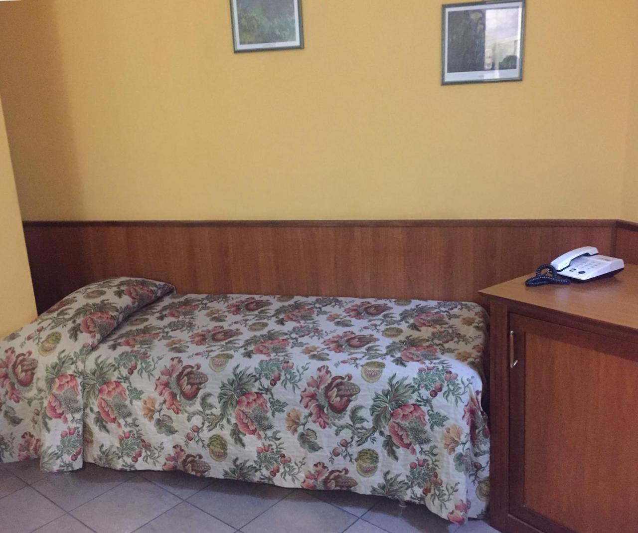 Hotel Malaga Avellino Kültér fotó
