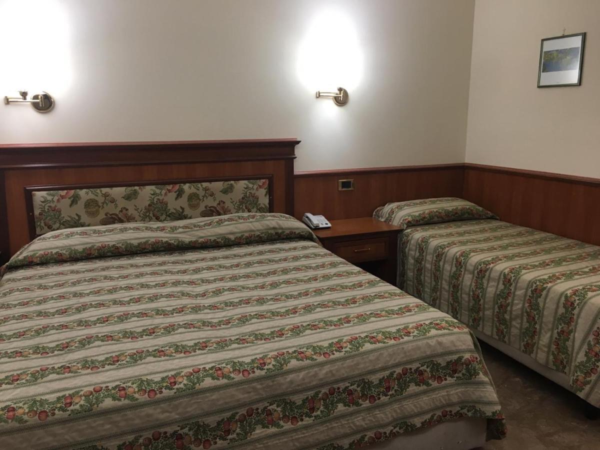 Hotel Malaga Avellino Kültér fotó